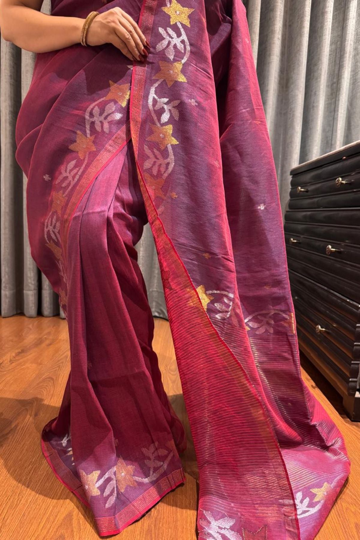 Handwoven Jamdani Linen Saree