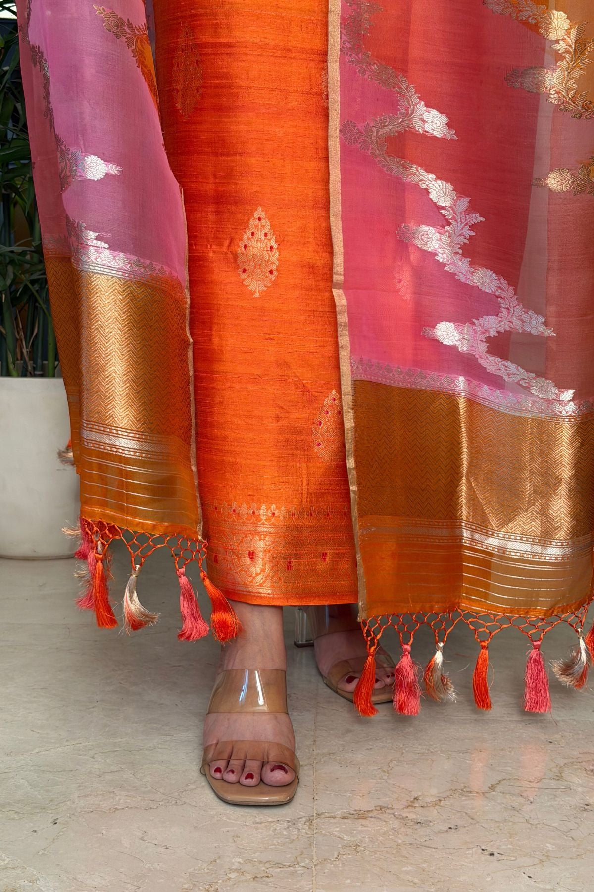 Pure Raw silk Banarasi set with pure Kora rangkaat dupatta!!