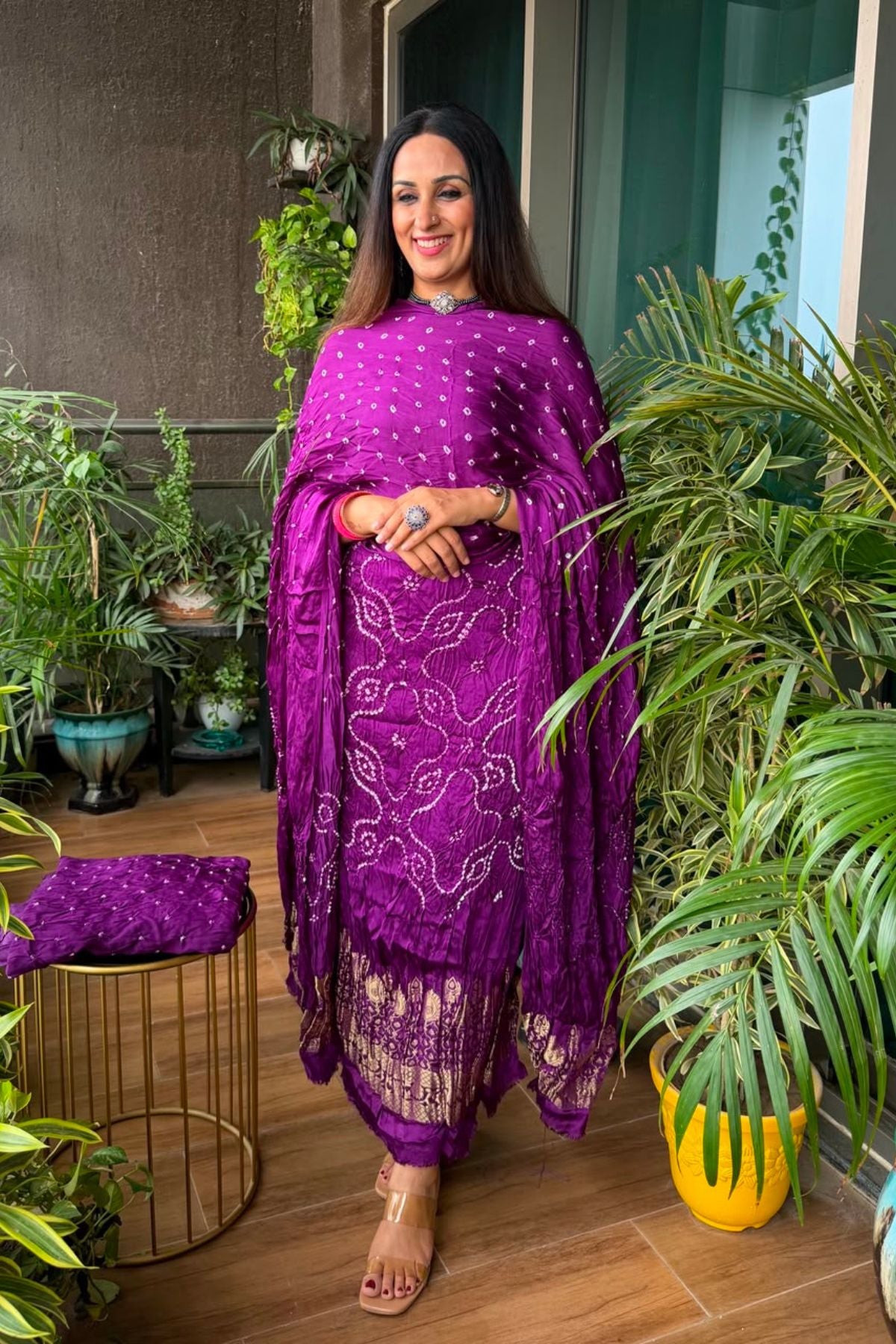 Bandhani with nakshi zari work on pure modal!!