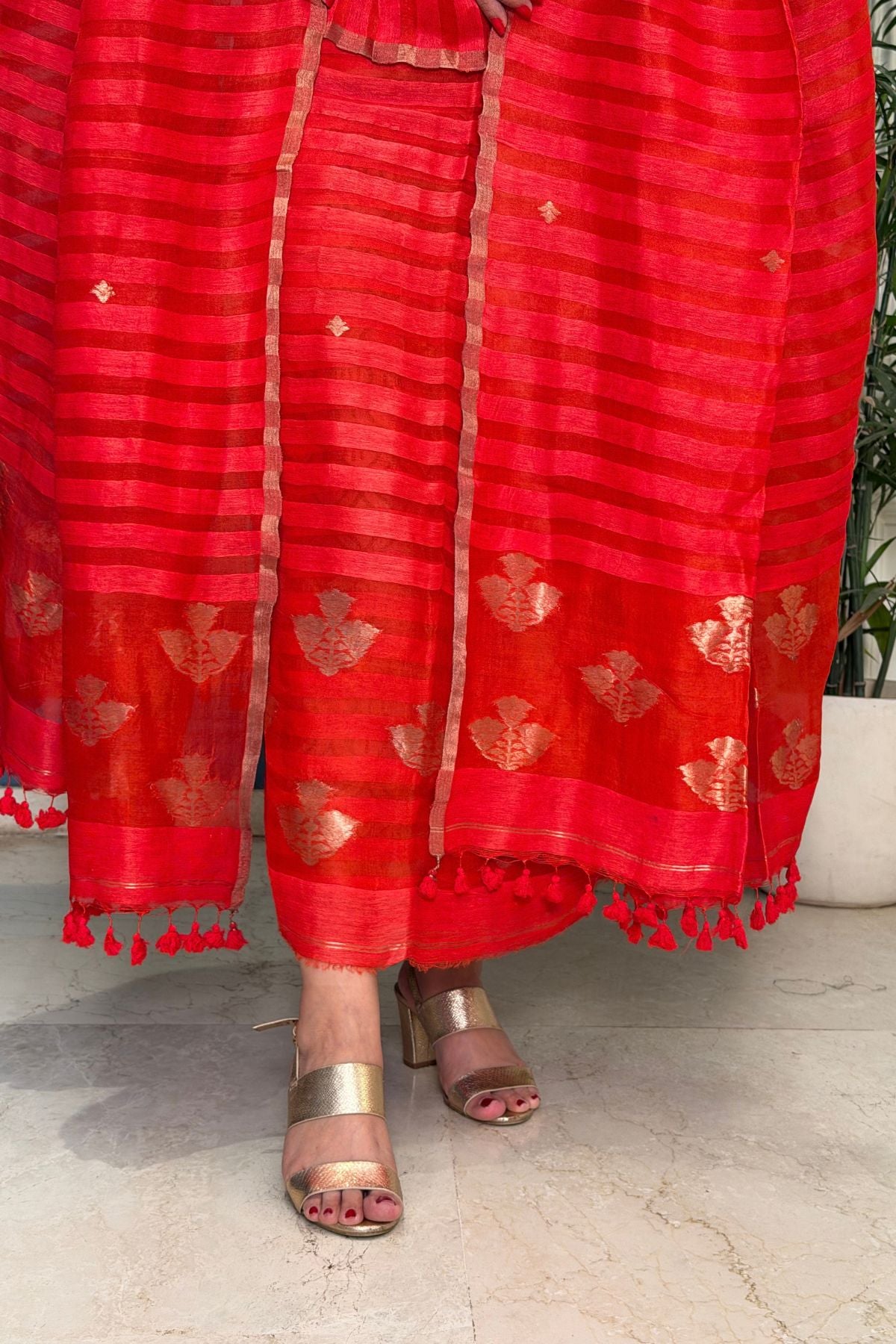 Premium quality pure silk linen kurta dupatta sets with Jamdani weave