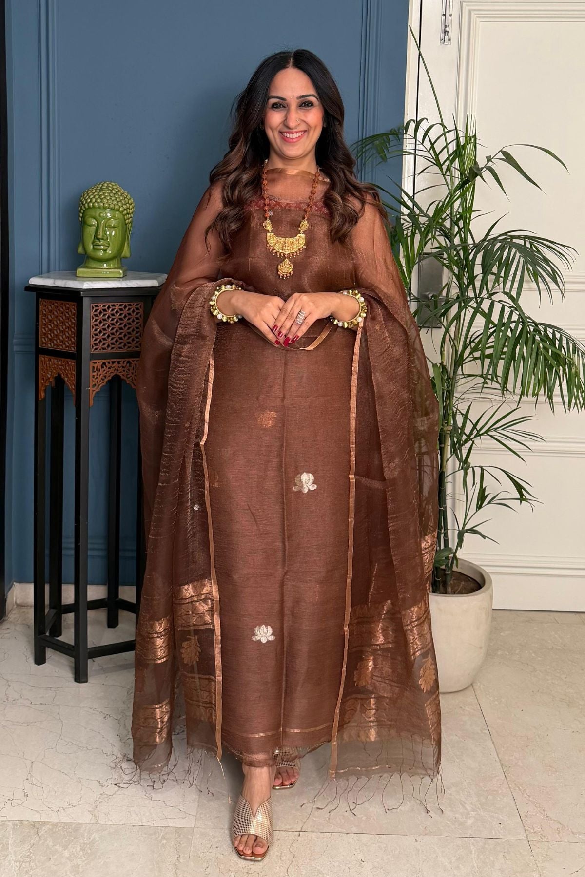 Pure tissue Kora Muslin kurta dupatta set with Jamdani zari weave!!