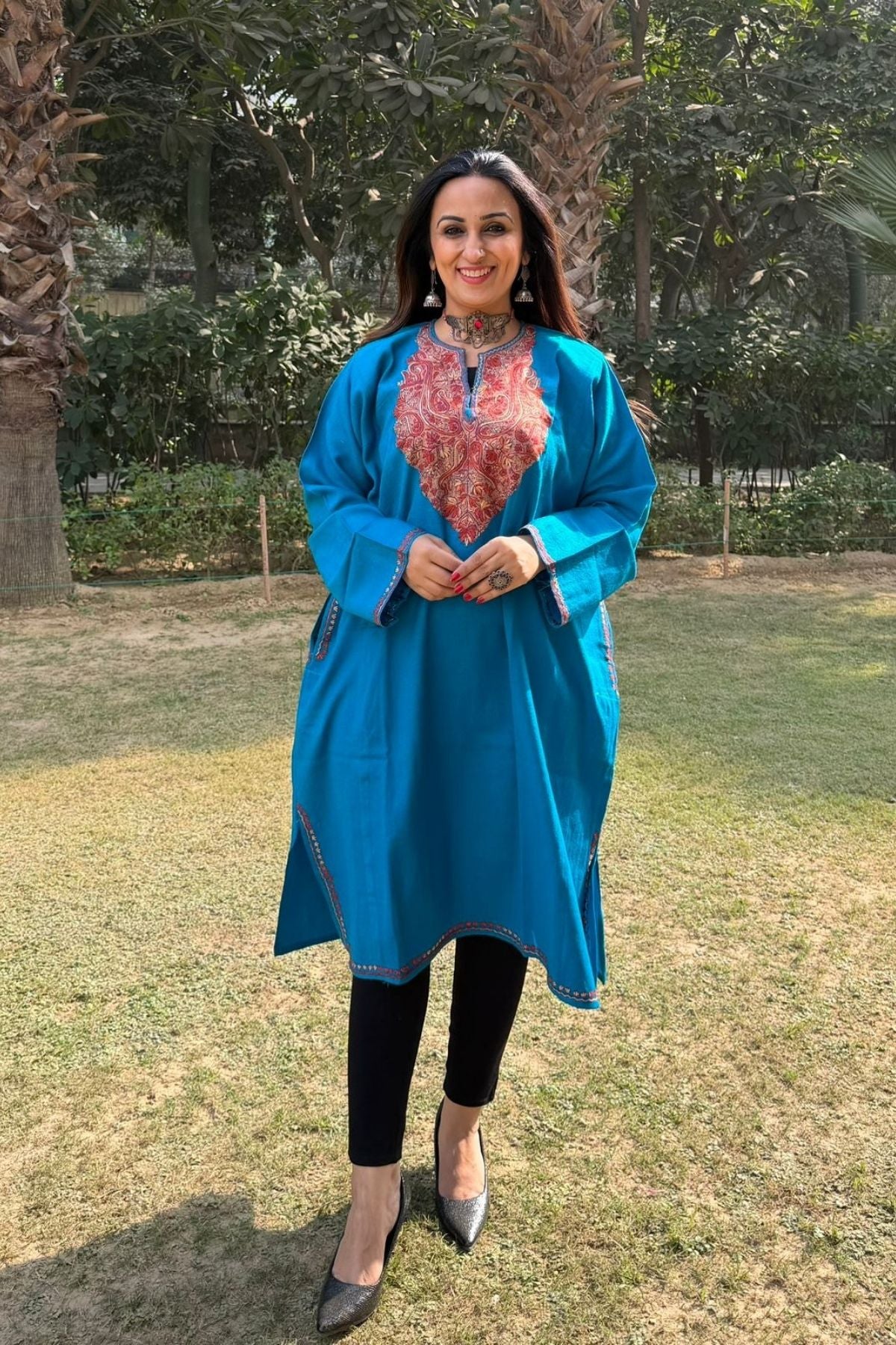 Sozni Handwork woollen Phiran