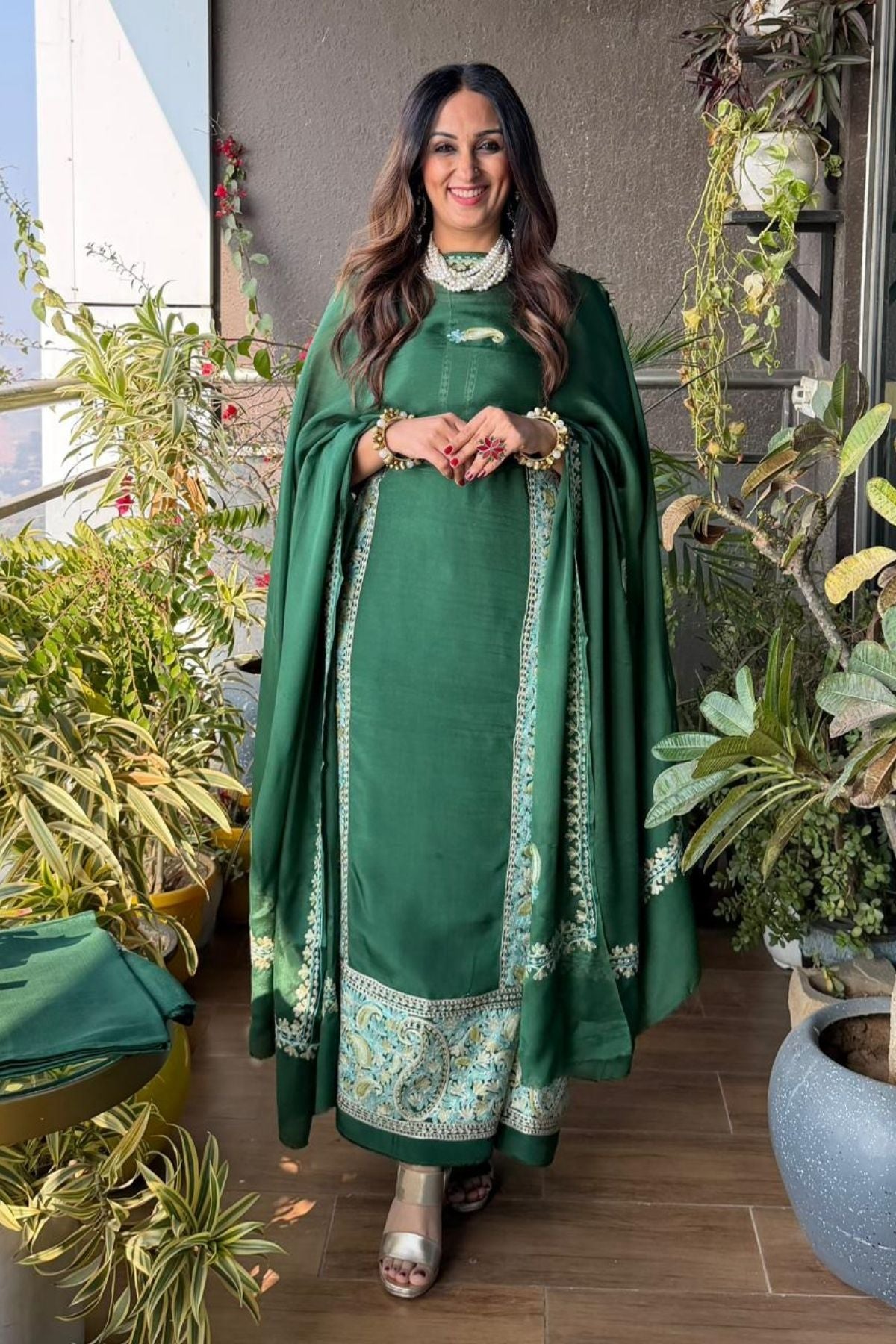 Kashmiri Aari embroidery on premium crepe full sets!!