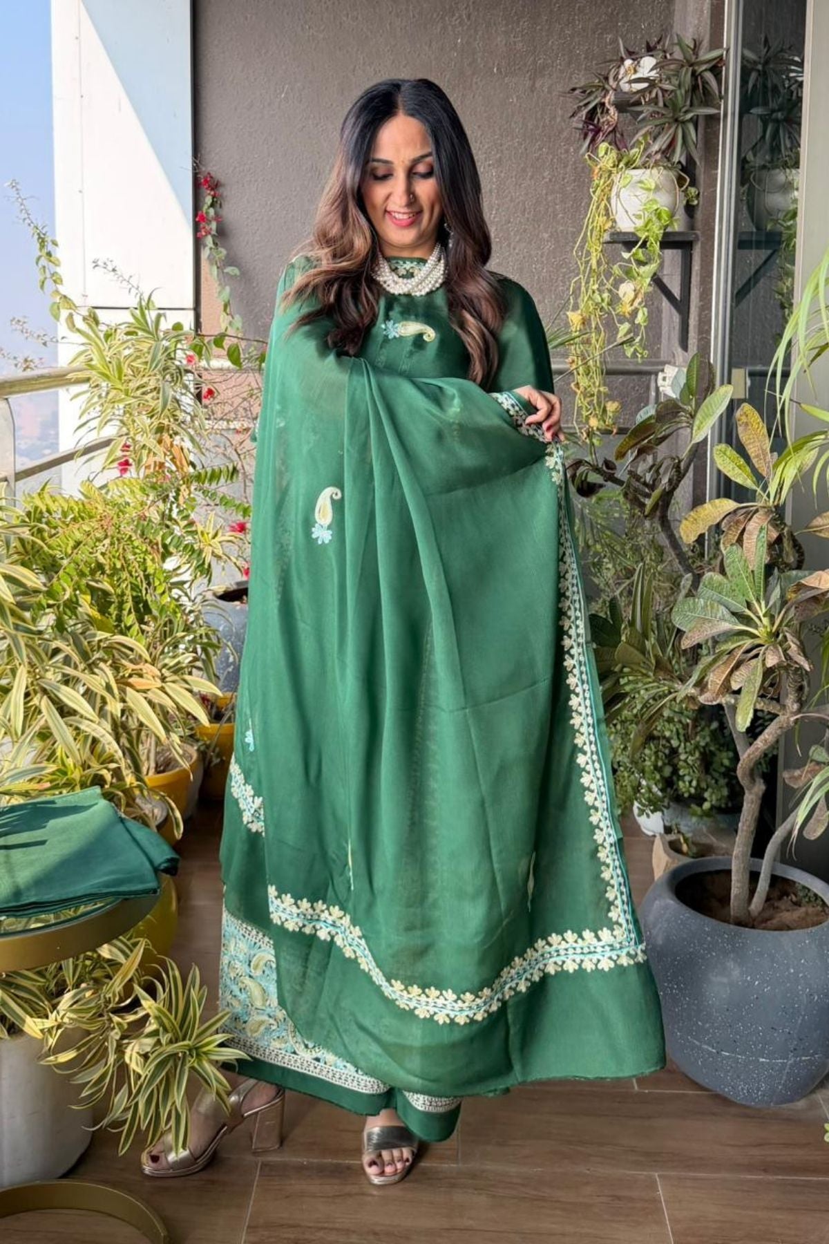 Kashmiri Aari embroidery on premium crepe full sets!!