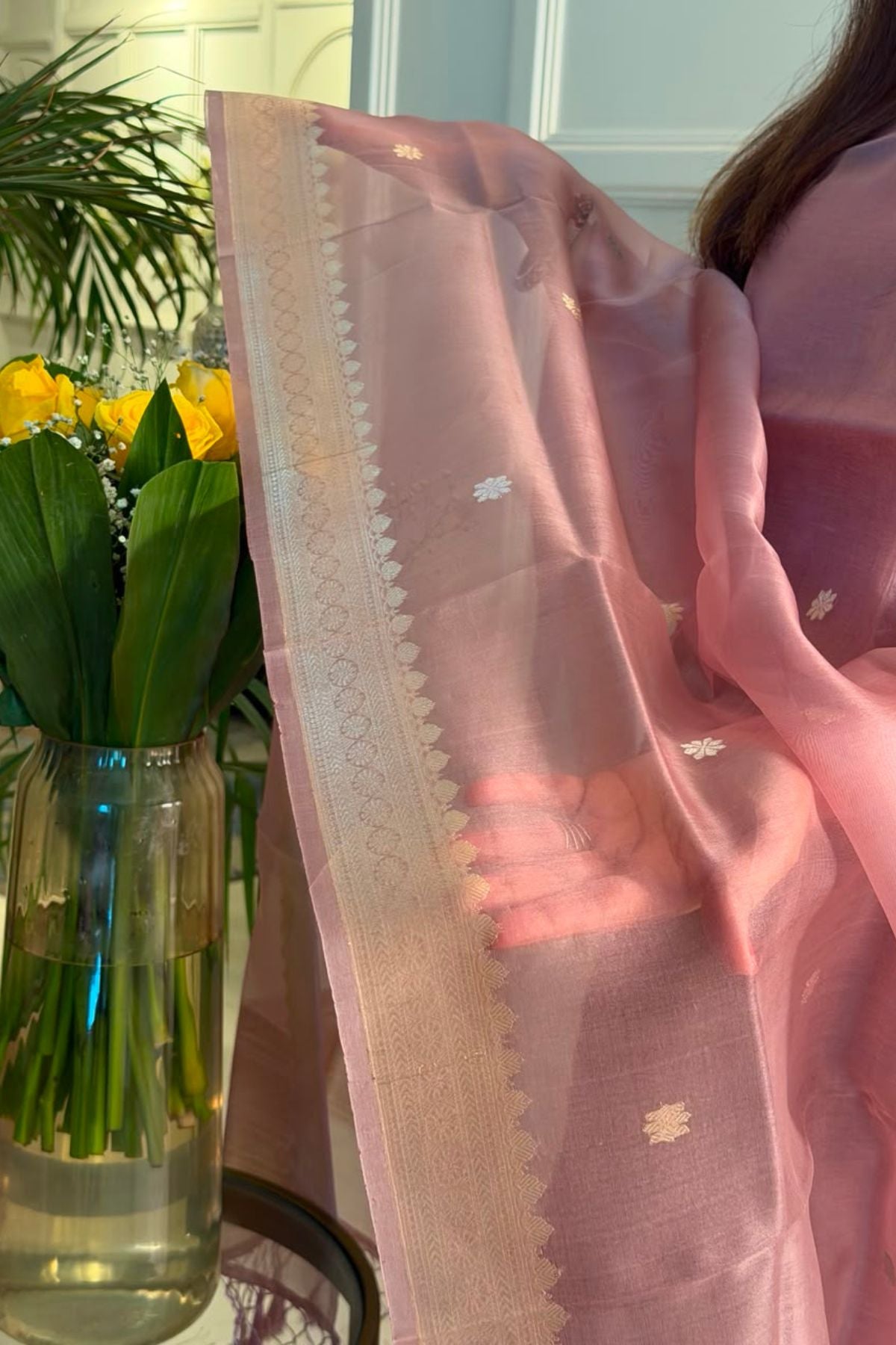 Banarasi weave on pure Linen silk!!