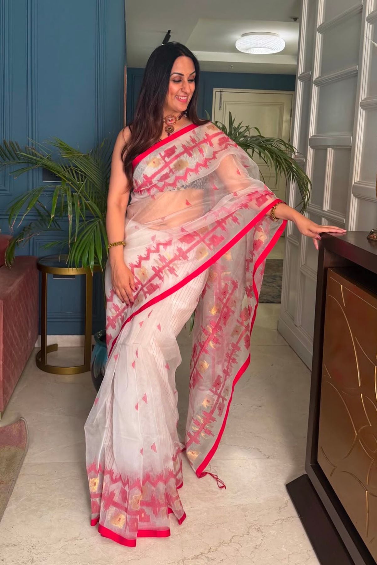 Dhakai Jamdani pure muslin saree with blouse!!