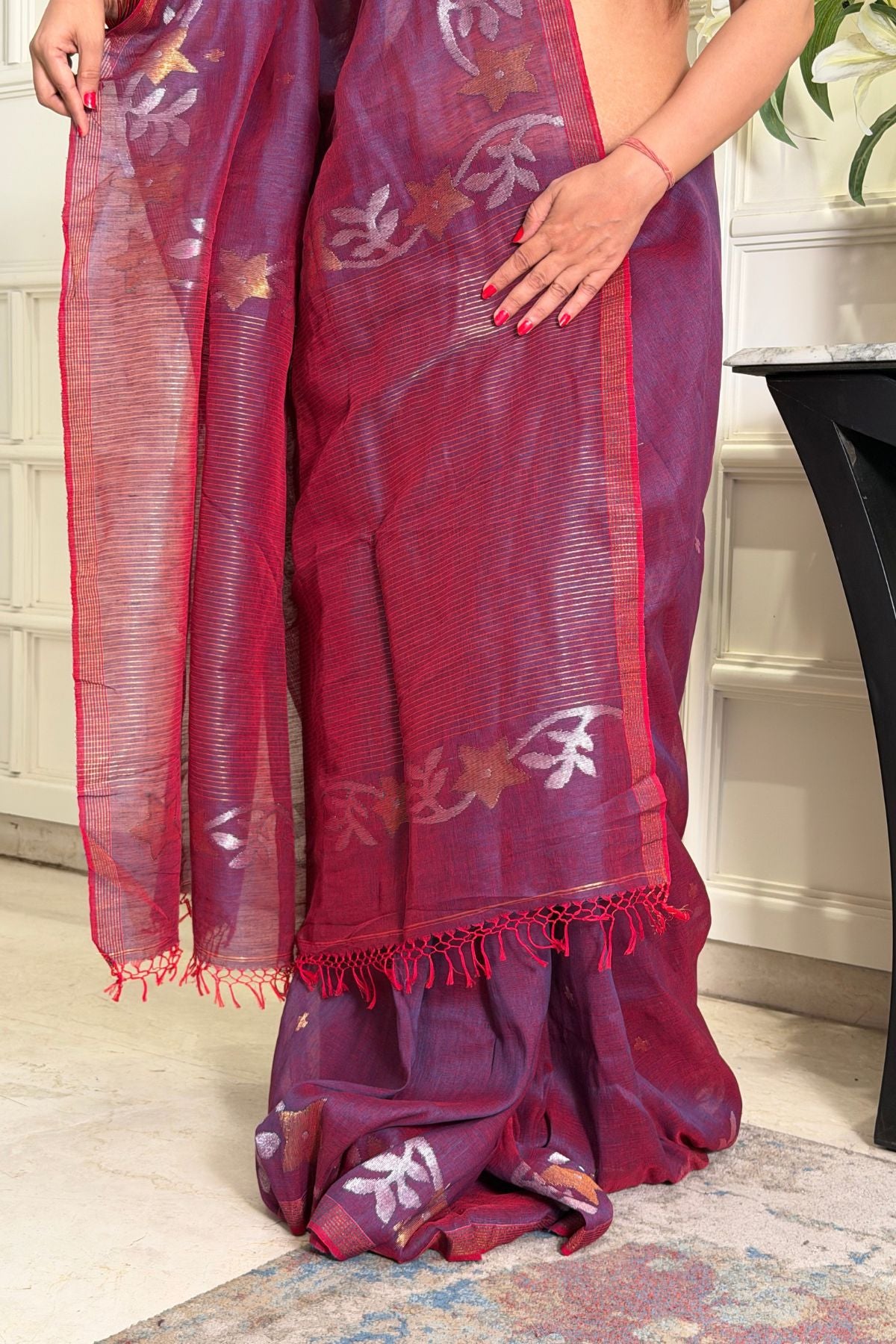 Handwoven Jamdani Linen Saree