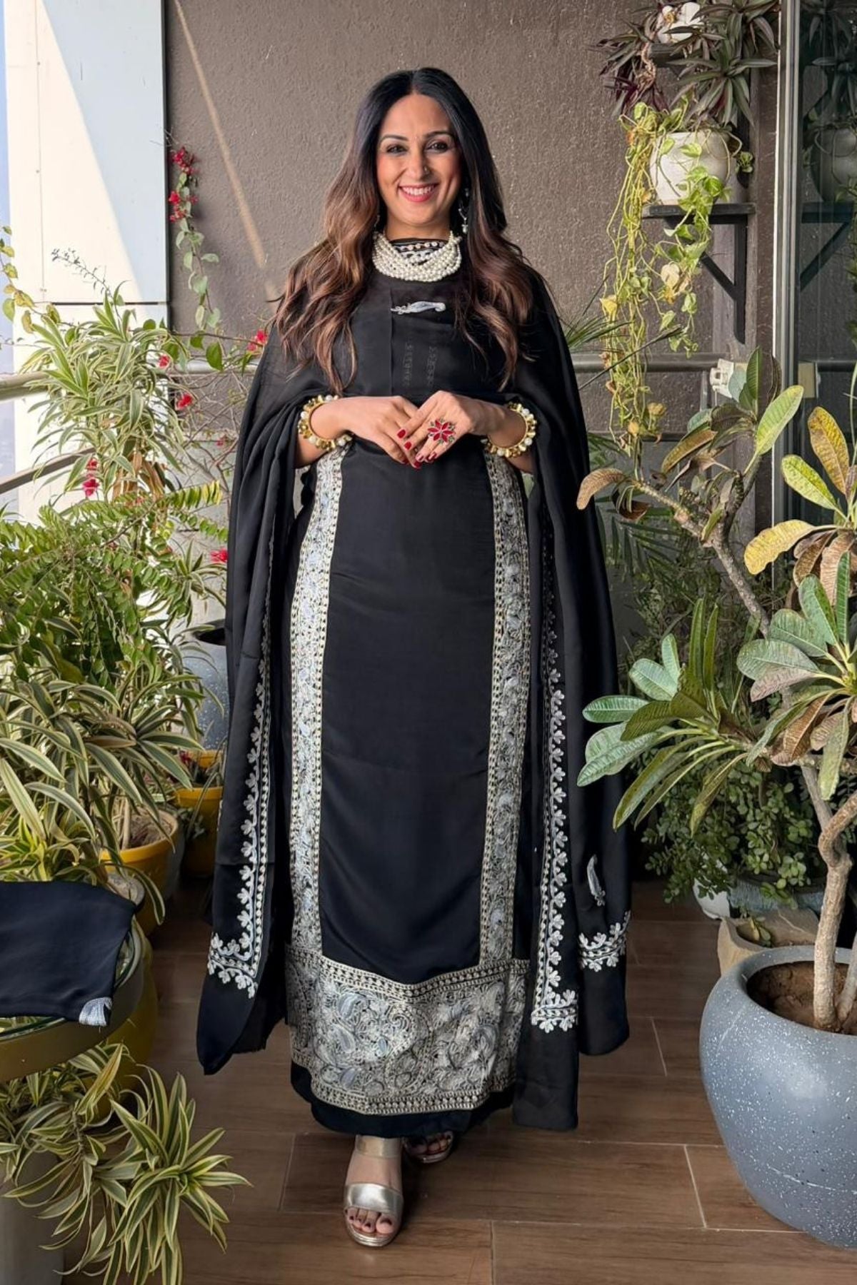 Kashmiri Aari embroidery on premium crepe full sets!!