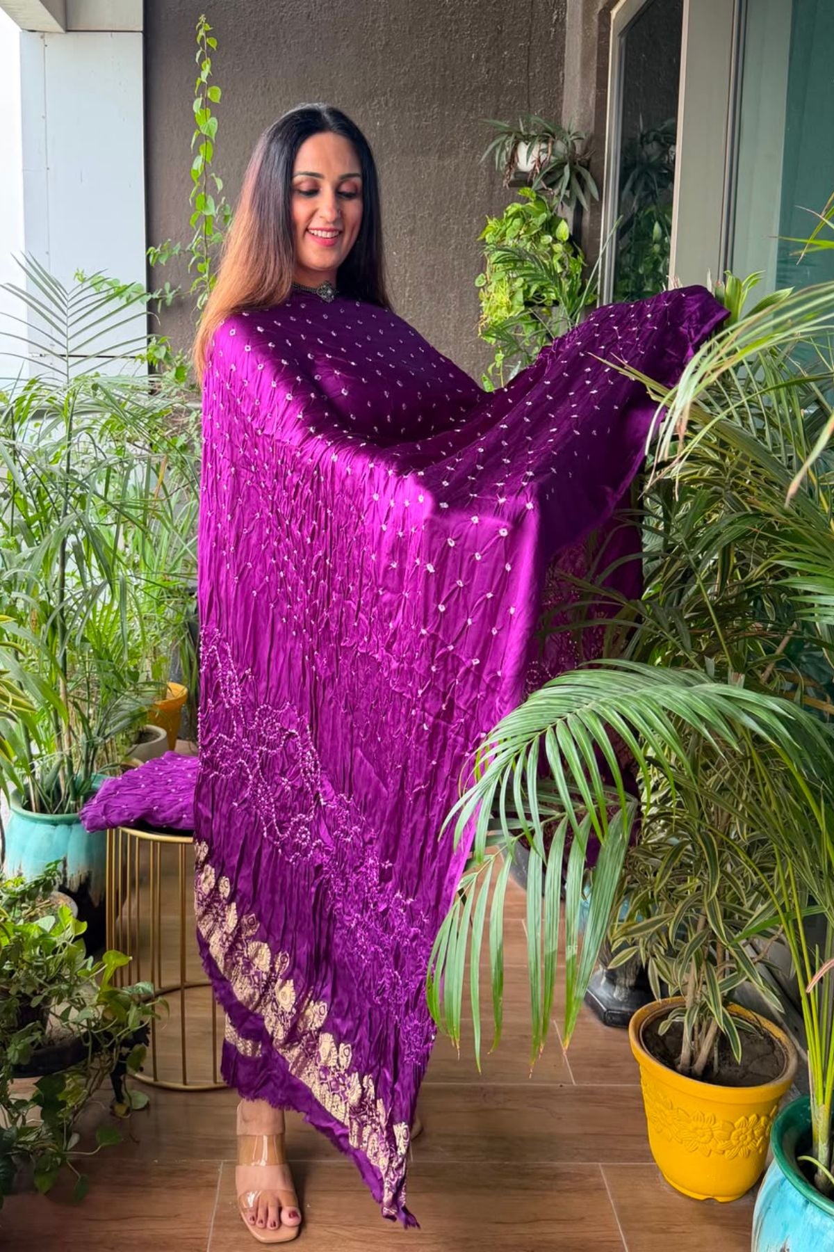 Bandhani with nakshi zari work on pure modal!!