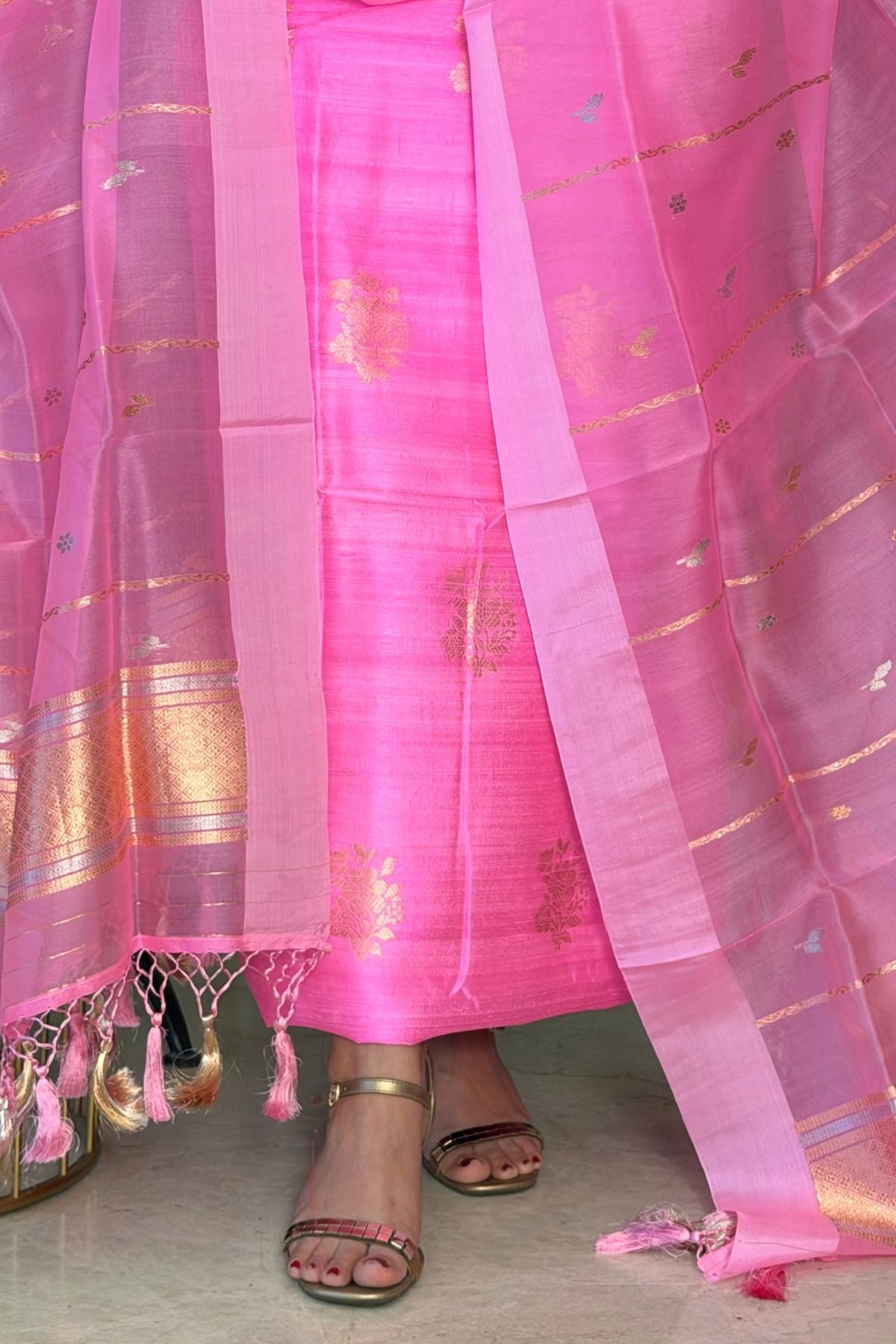 Handwoven Banarasi full sets in pure Raw silk!!