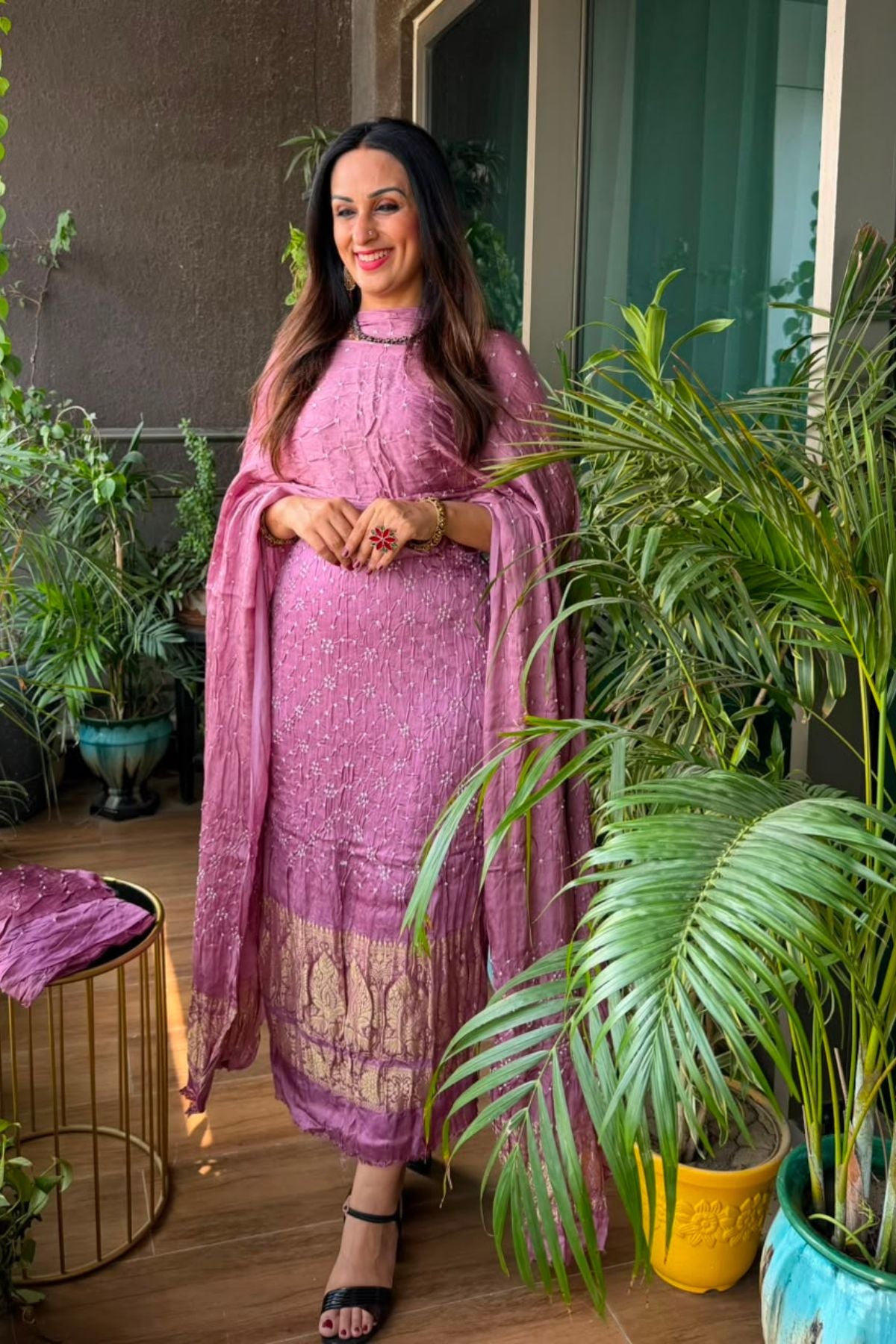 Bandhani with nakshi zari work on pure modal!!