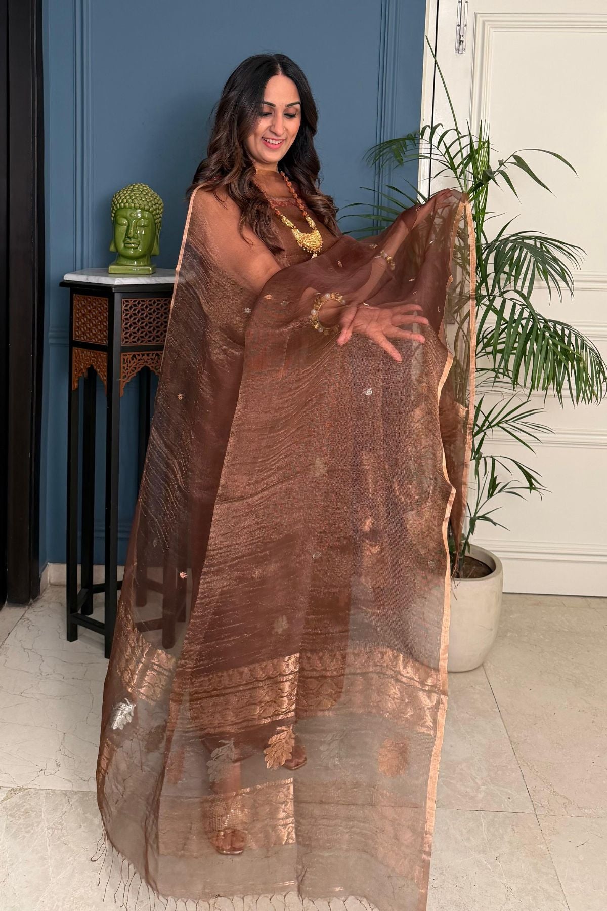 Pure tissue Kora Muslin kurta dupatta set with Jamdani zari weave!!