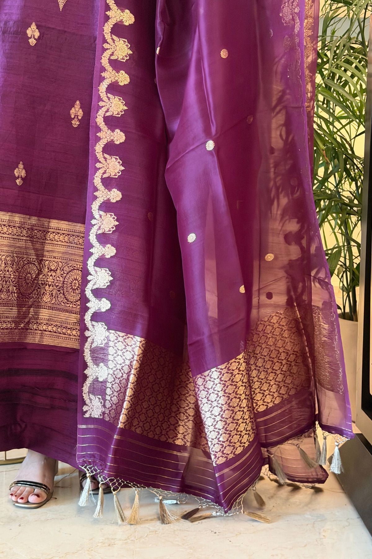 Handwoven Banarasi full sets in pure Raw silk!!
