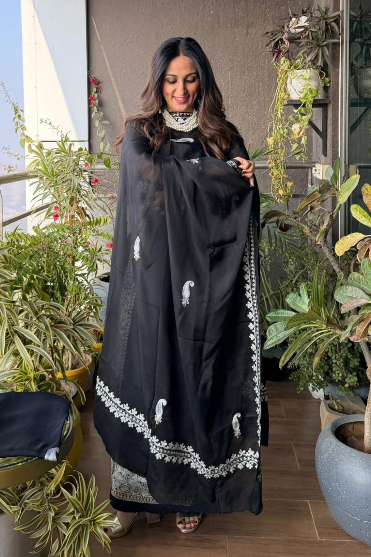 Kashmiri Aari embroidery on premium crepe full sets!!