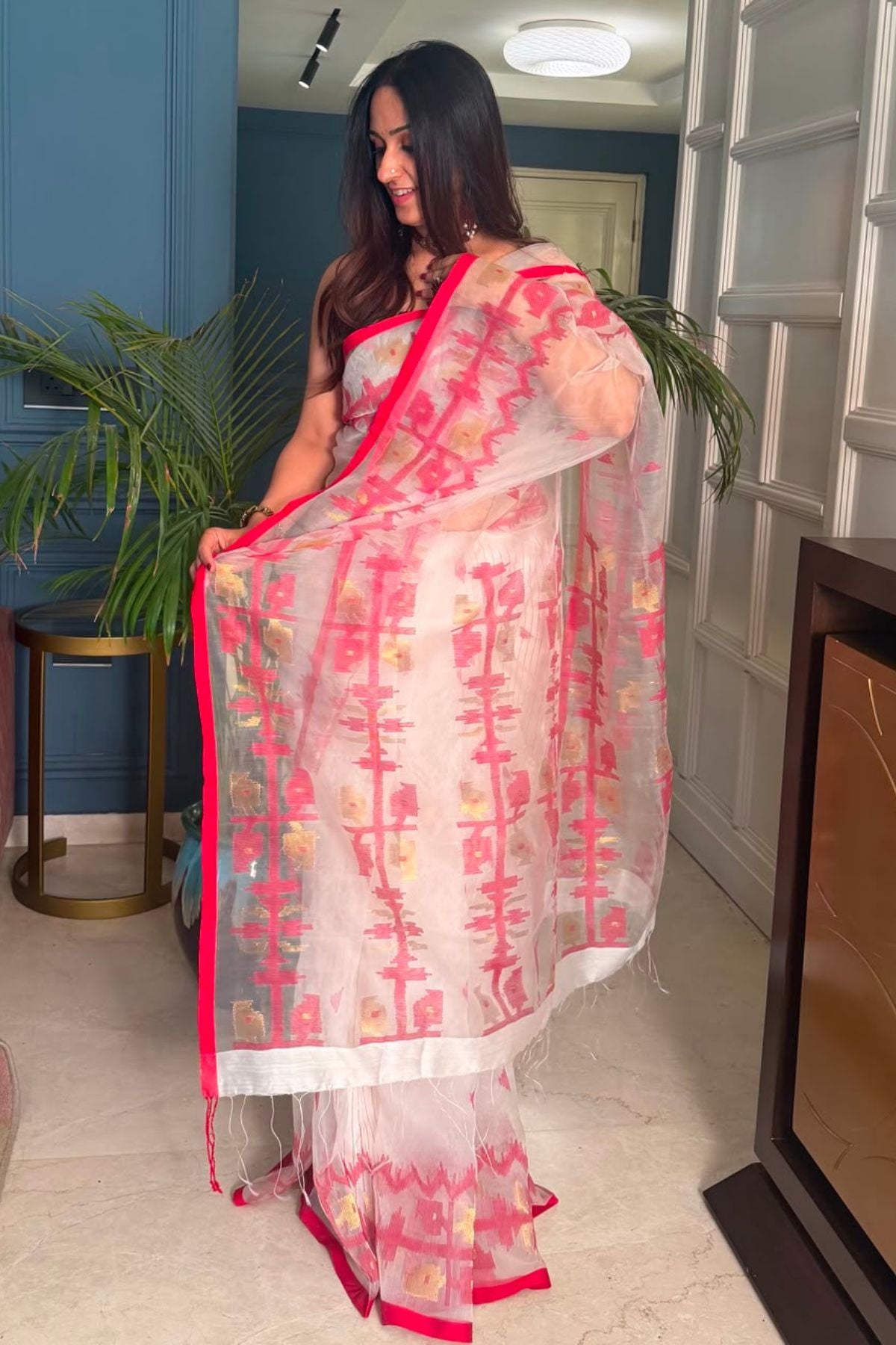 Dhakai Jamdani pure muslin saree with blouse!!