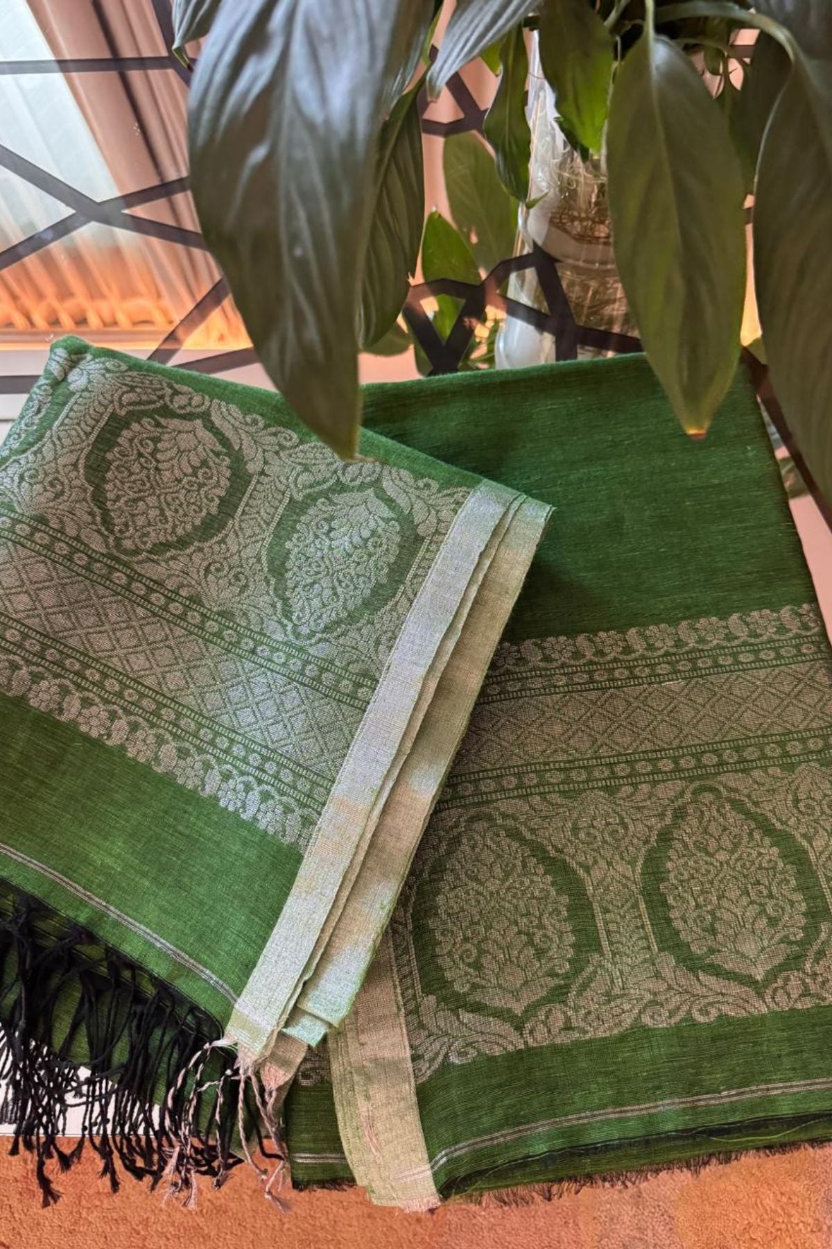 Jamdani and Banarasi weave kurta dupatta set