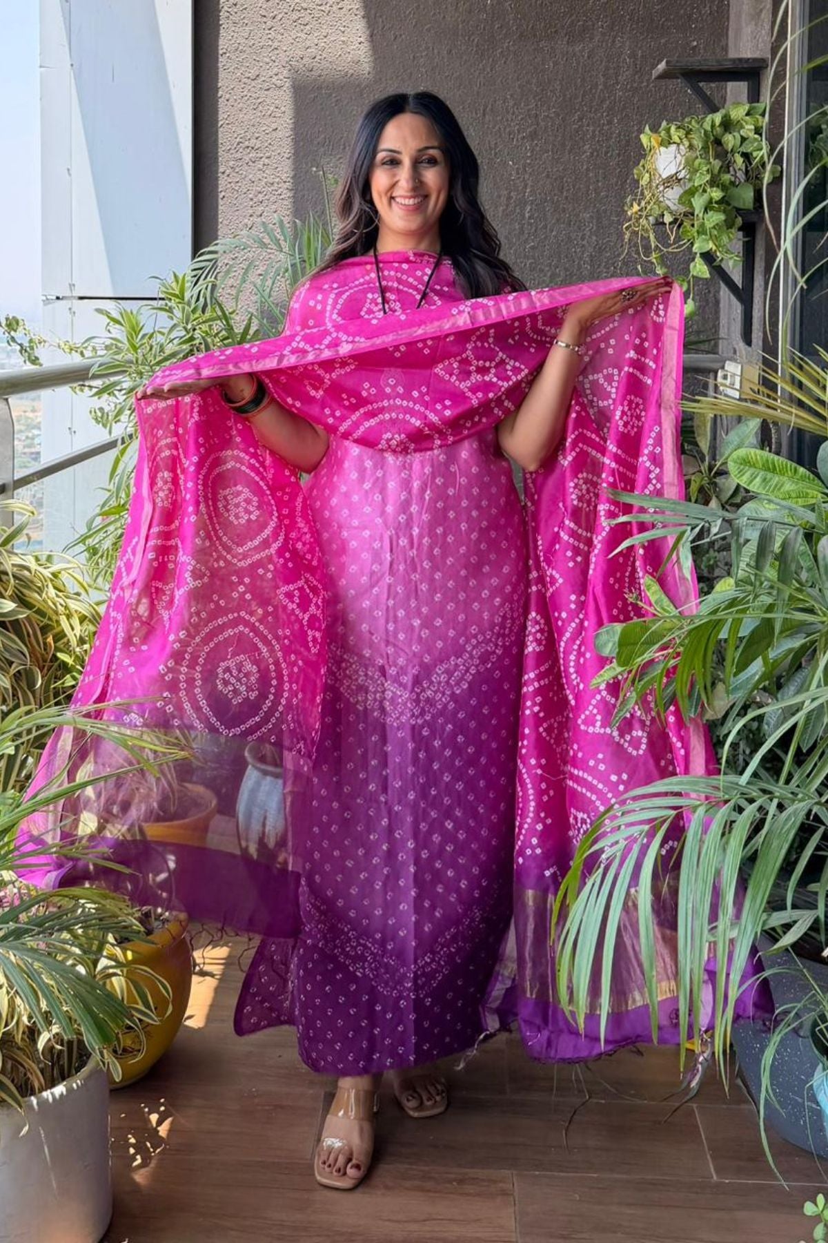 Bandhani kurta dupatta set on shaded Chanderi silk!!