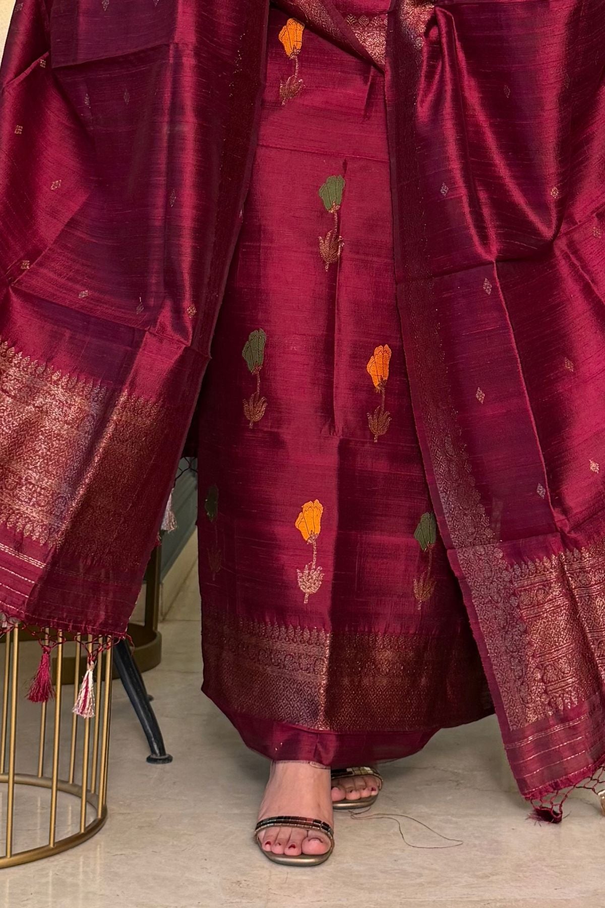 Handwoven Banarasi full sets in pure Raw silk!!