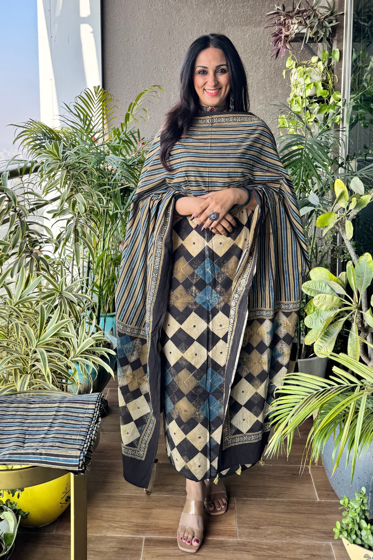 Broad geometric print with striped dupatta