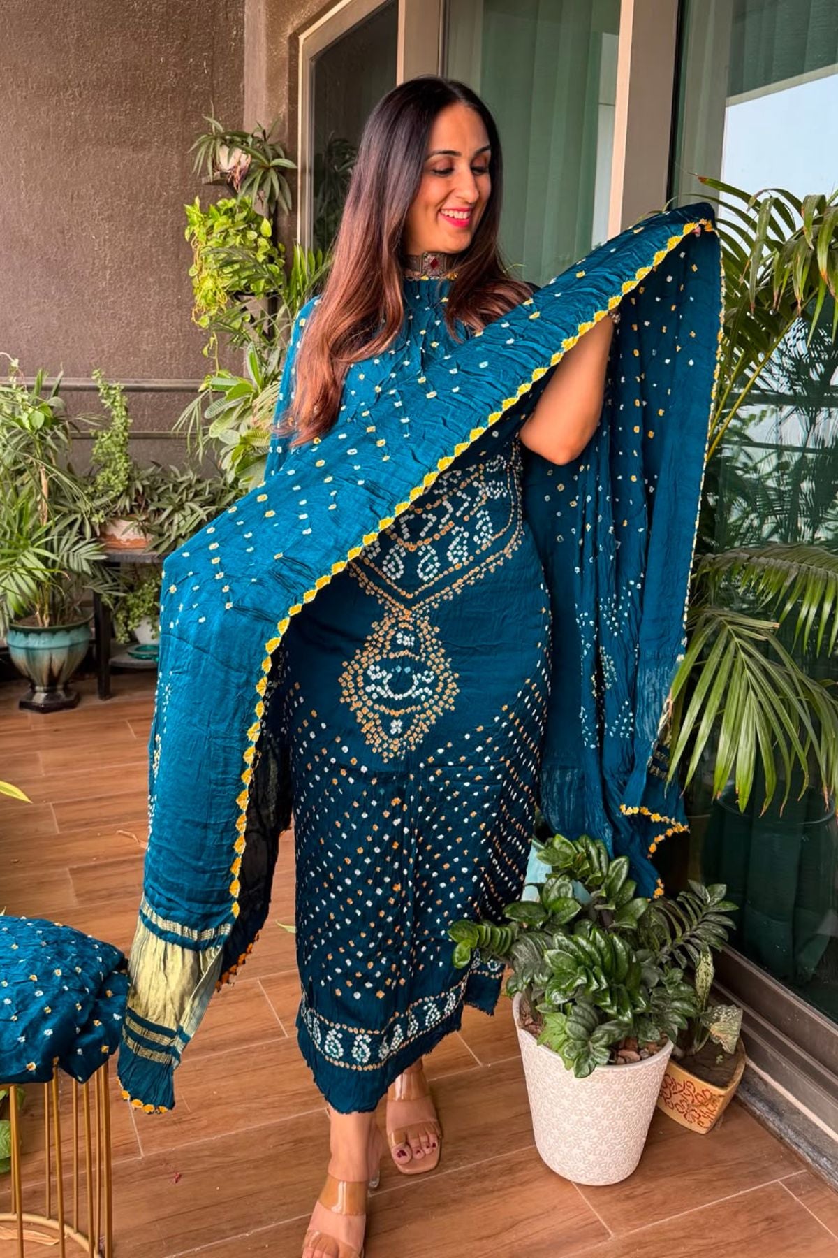 Hand done BANDHANI full set on pure modal!!