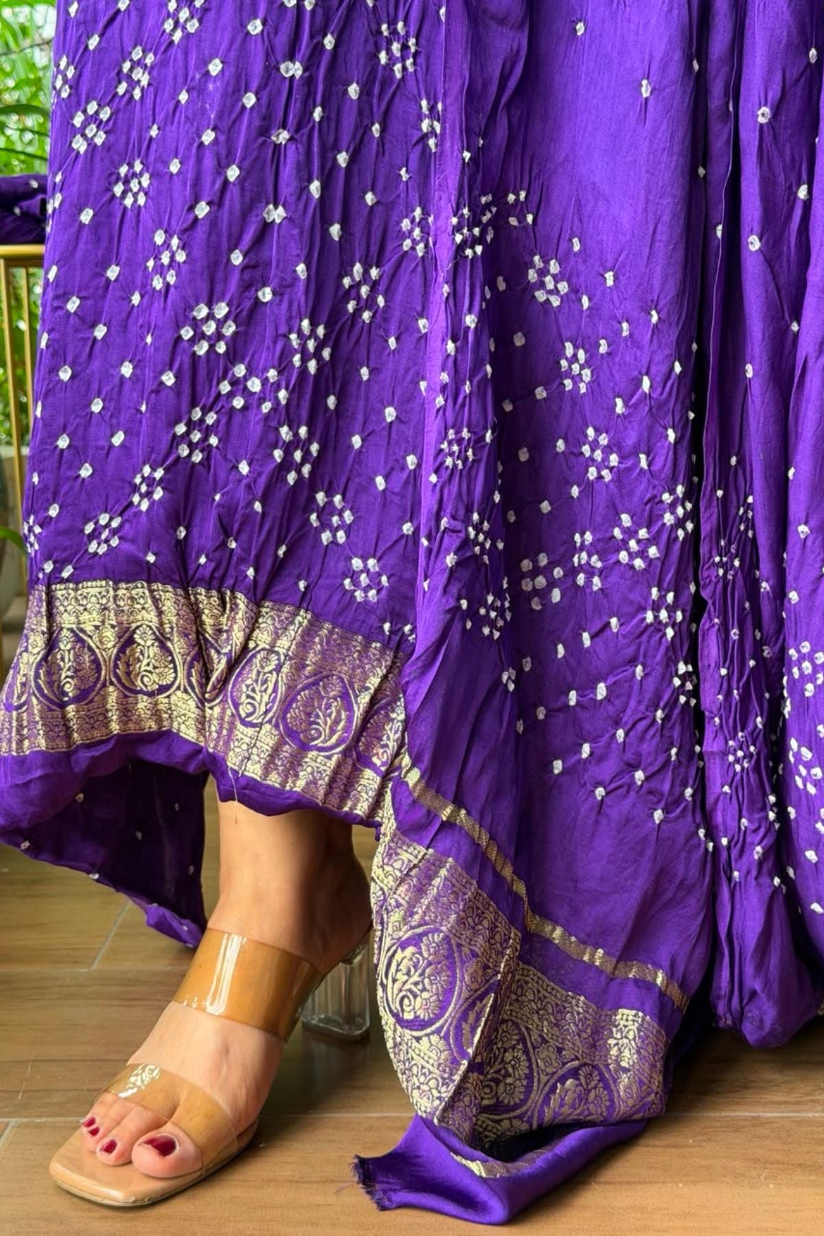 Bandhani with nakshi zari work on pure modal!!
