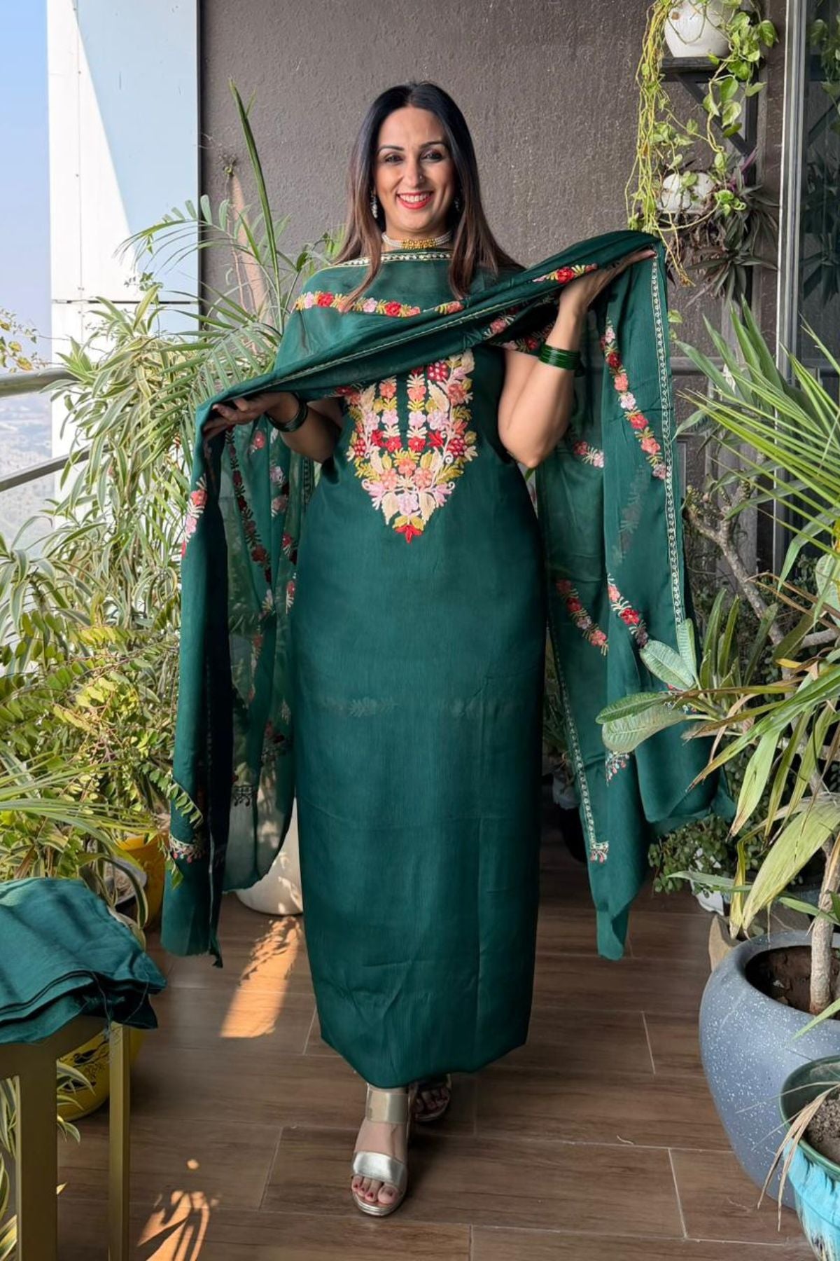 Chinon full sets with Kashmiri Aari embroidery!!!