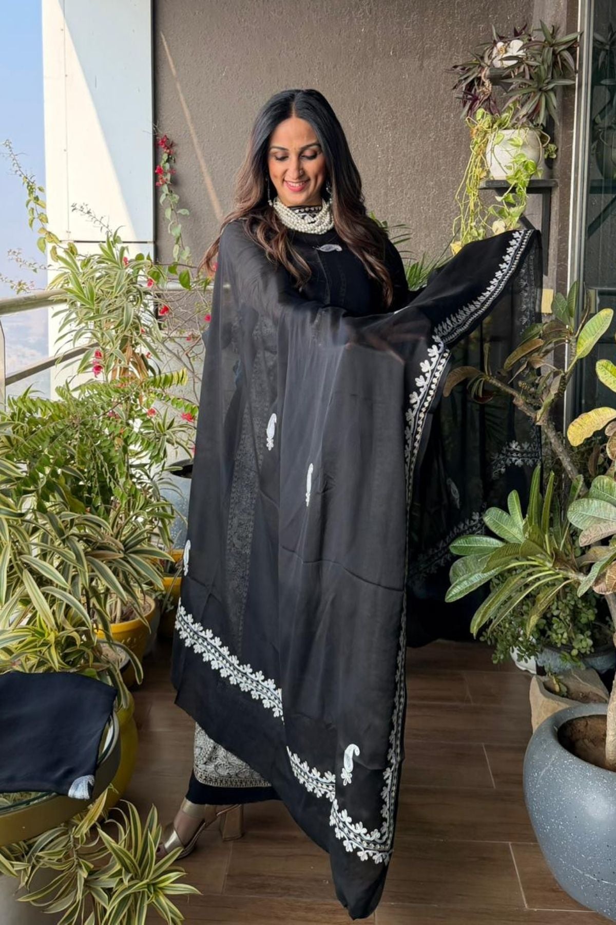 Kashmiri Aari embroidery on premium crepe full sets!!