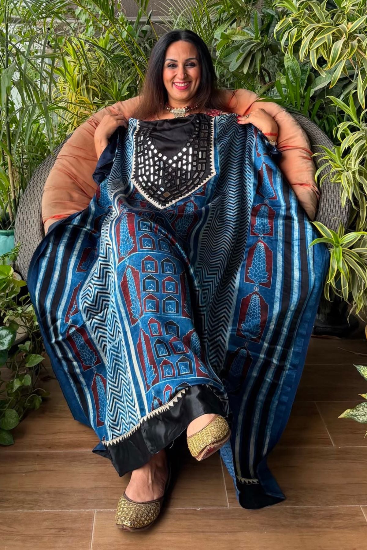 Handcrafted Kutch mirror work kurta on pure Mashru!!