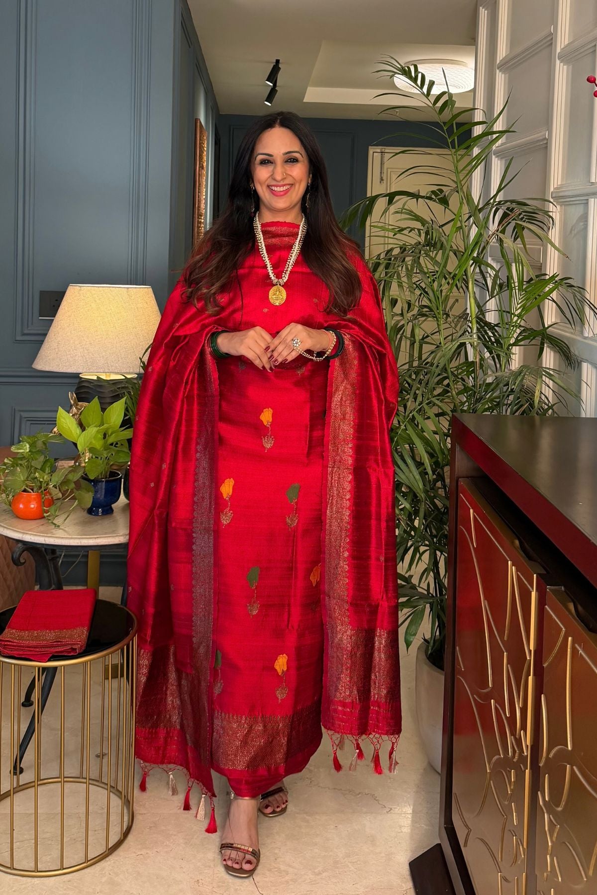 Handwoven Banarasi full sets in pure Raw silk!!