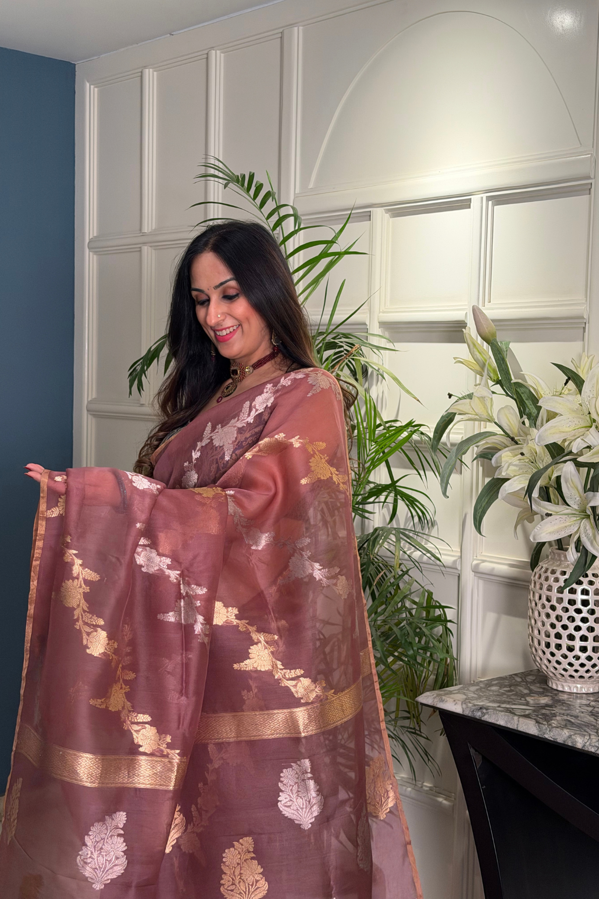 Handwoven zari weave Banarasi silk saree with blouse!!