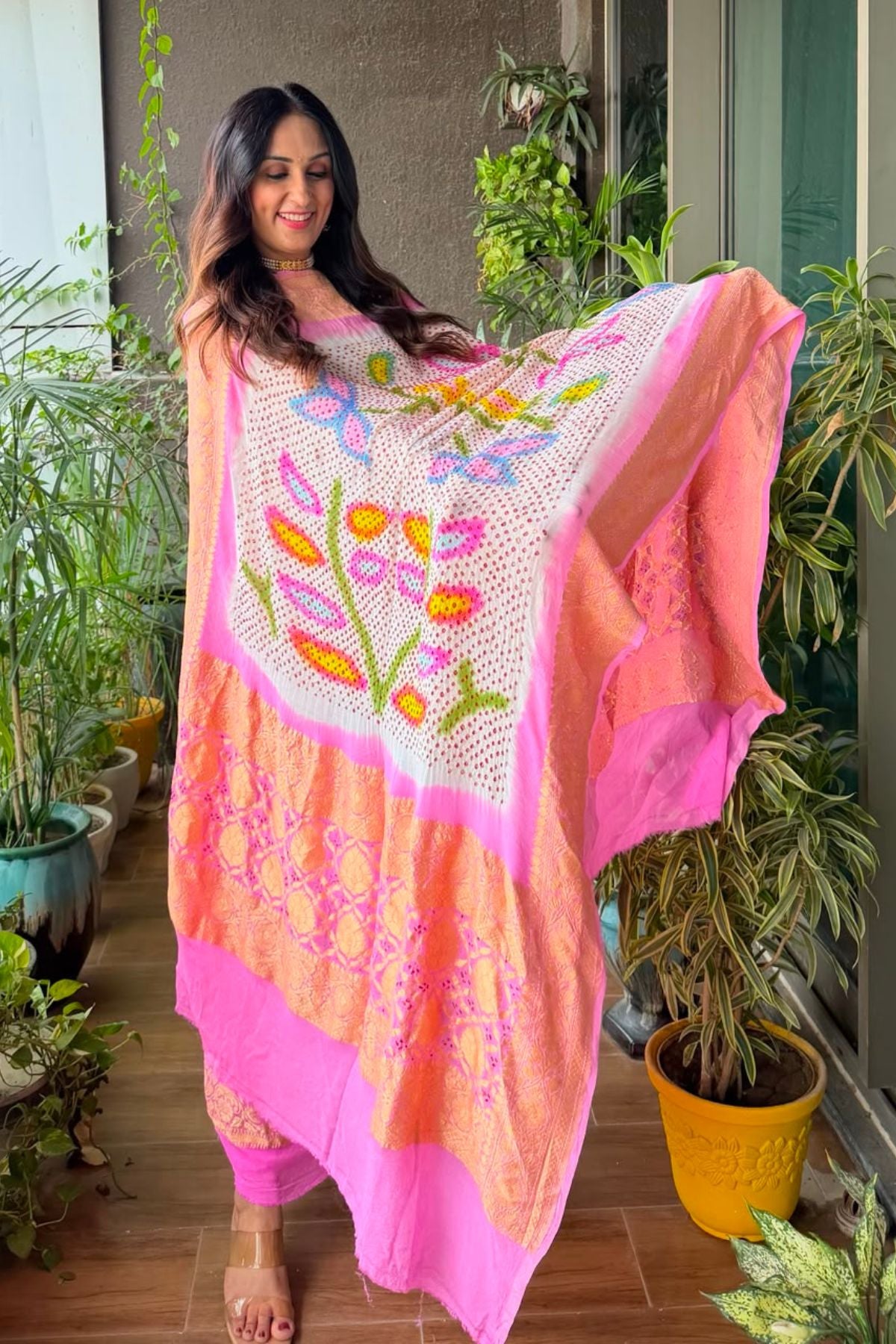 Banarasi khaddi georgette with red Bandhani kurta dupatta set!!!
