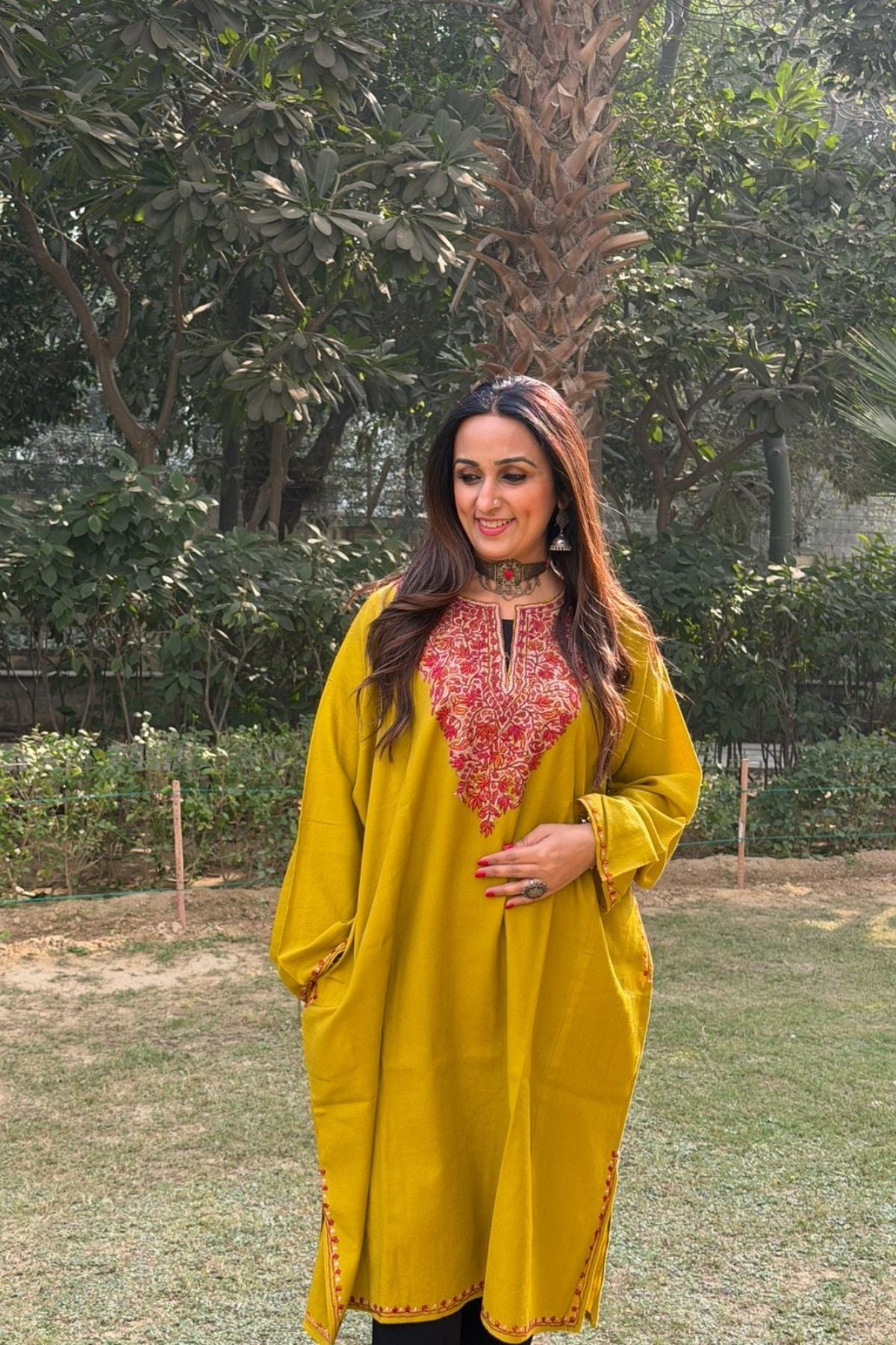 Sozni Handwork woollen Phiran