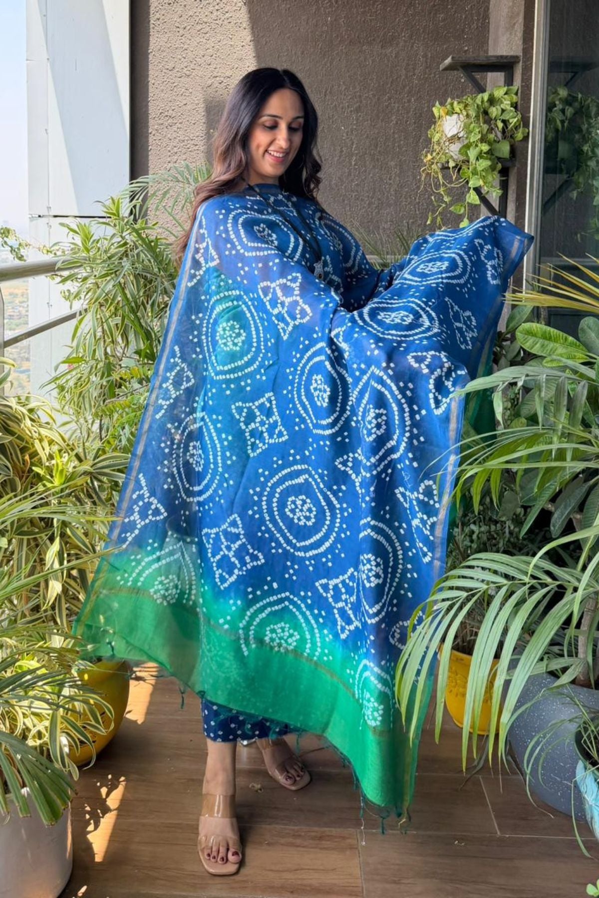 Bandhani kurta dupatta set on shaded Chanderi silk!!