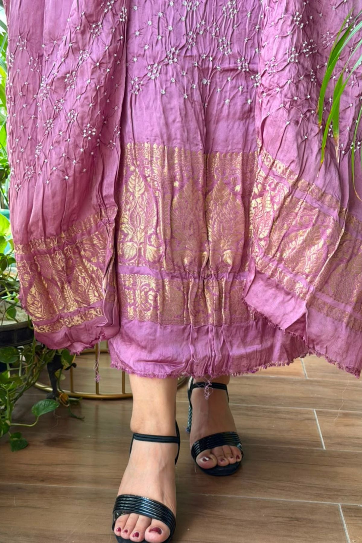Bandhani with nakshi zari work on pure modal!!
