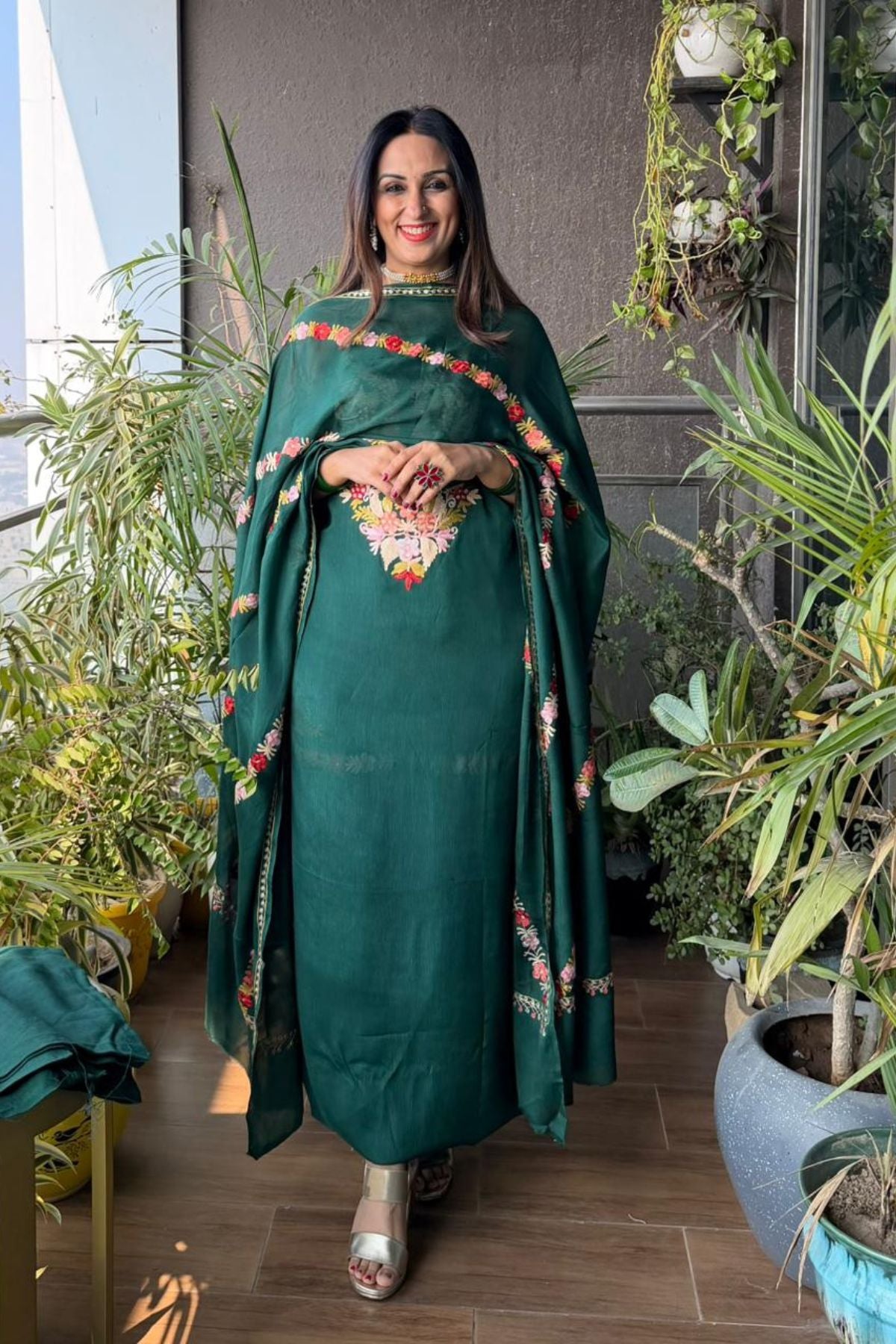 Chinon full sets with Kashmiri Aari embroidery!!!