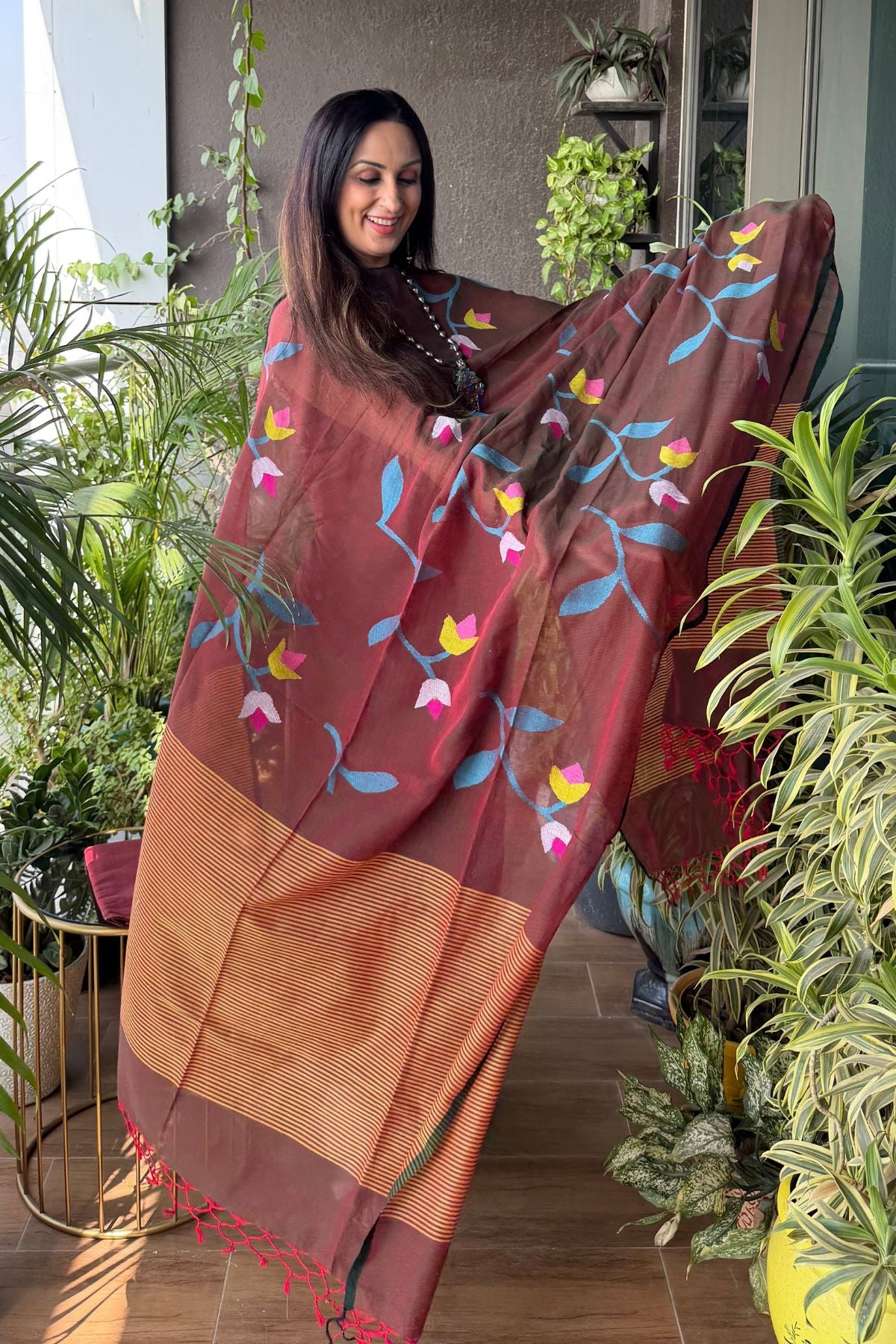 Intricate Jamdani Jaal Embroidery on Handloom Cotton Sets. ✨