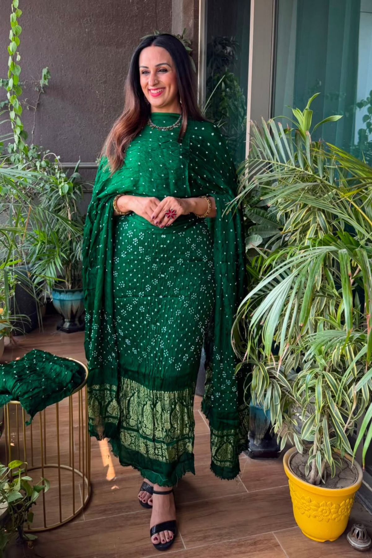 Bandhani with nakshi zari work on pure modal!!